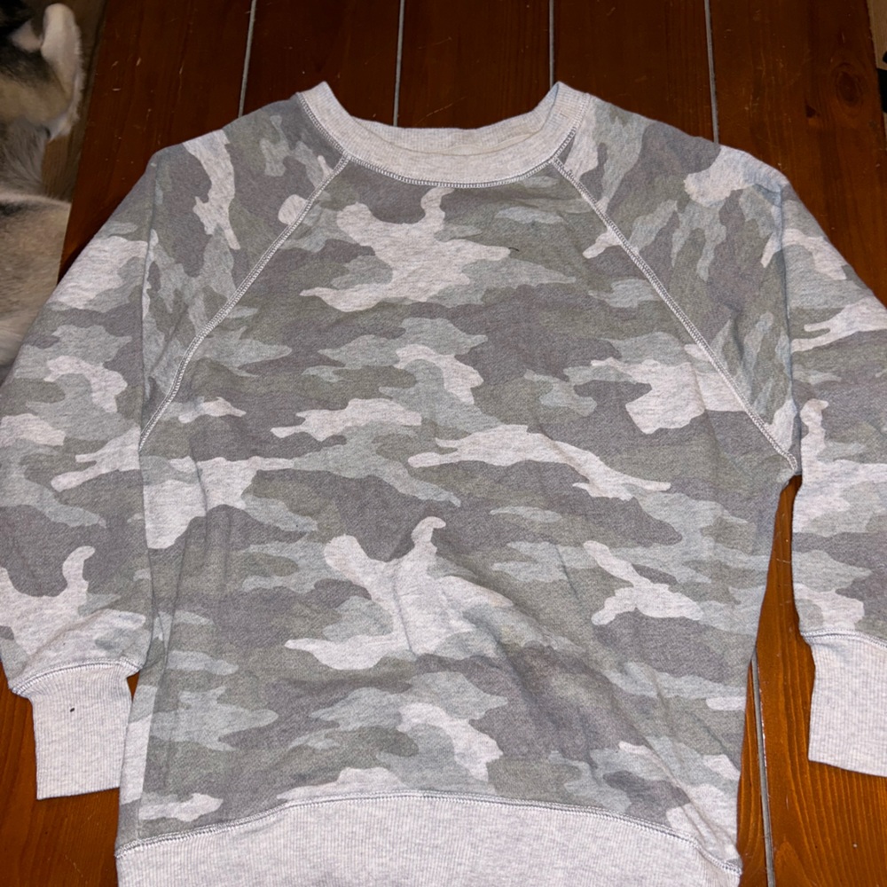 aerie camouflage sweatshirt size xxs